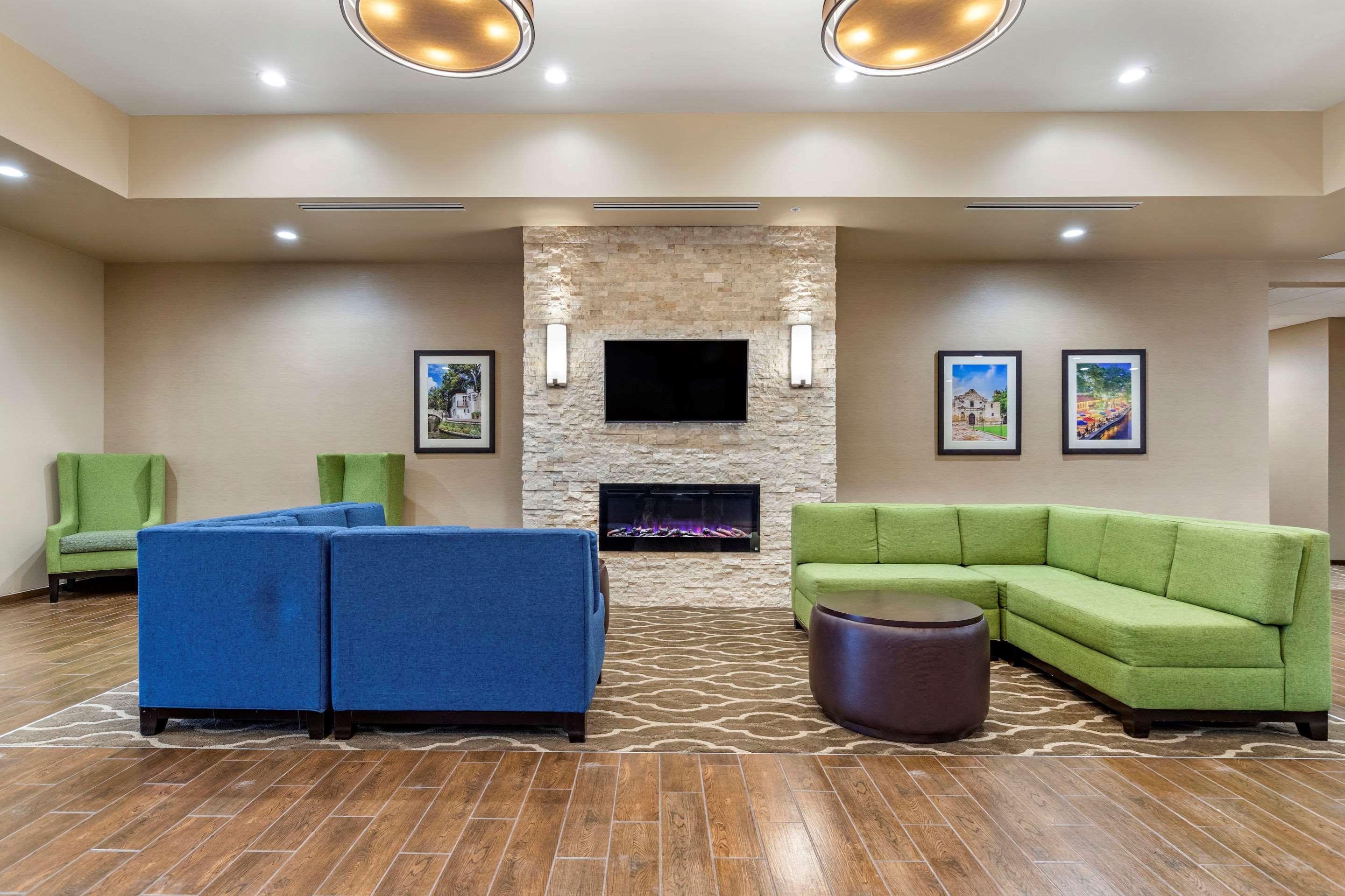 Comfort Suites San Antonio Ft Sam Houston-Sammc Area Exterior foto